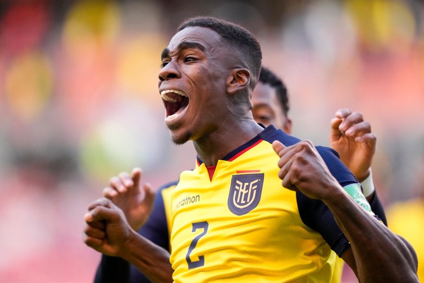 Félix Torres de Ecuador celebra tras anotar contra Paraguay durante el partido de fútbol de clasificación sudamericano para la Copa Mundial de la FIFA Catar 2022&nbsp; &nbsp; Dolores Ochoa / AFP / POOL