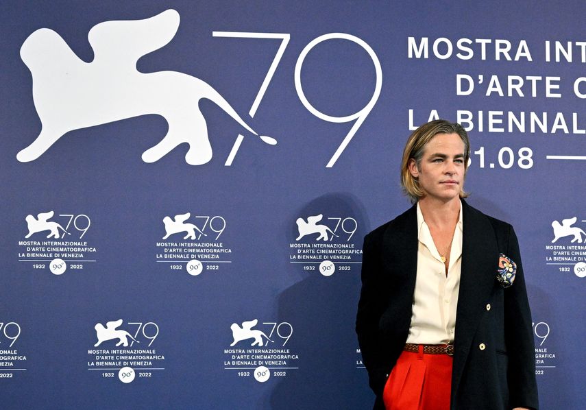 El actor estadounidense Chris Pine posa durante una sesión de fotos de la película Dont Worry darling presentada fuera de competencia como parte del 79º Festival Internacional de Cine de Venecia en Lido di Venezia en Venecia, el 5 de septiembre de 2022. &nbsp;