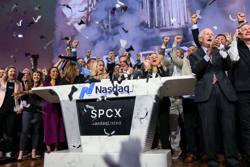 Festejo en Wall Street por la entrada de SpaceX en la Bolsa este viernes 12 de junio.
