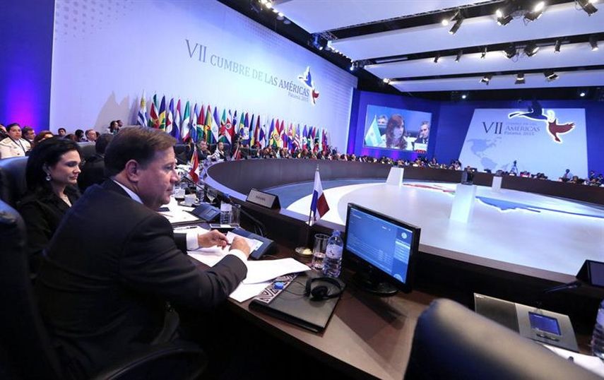 Fotografía cedida por Presidencia de Panamá del presidente panameño Juan Carlos Varela, el sábado 11 de abril de 2015. (EFE)