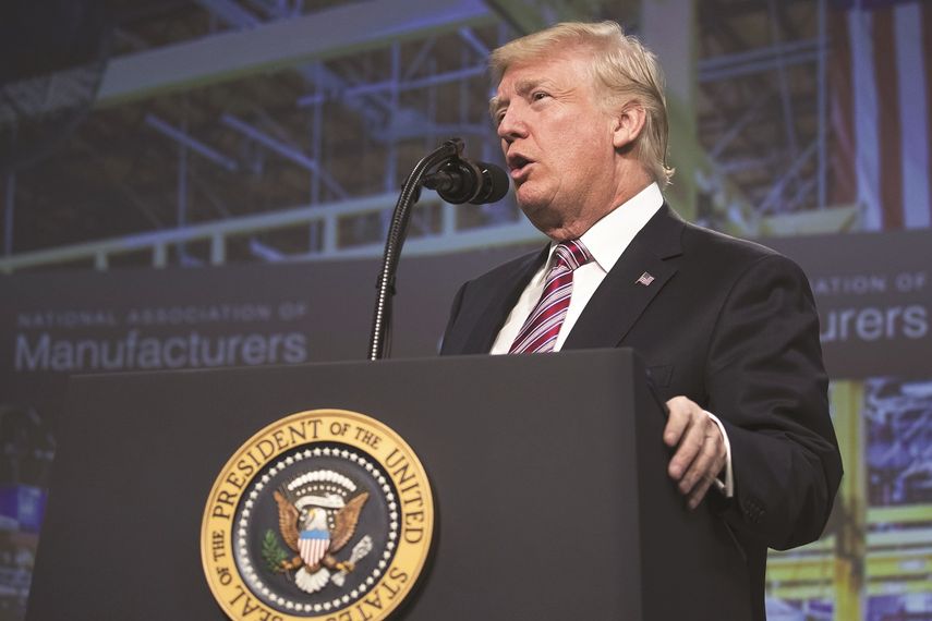 El presidente de EEUU, Donald Trump, durante su discurso sobre la reforma fiscal ante la Asociación Nacional de Manufacturas, en el hotel Mandarin Oriental, en Washington. 