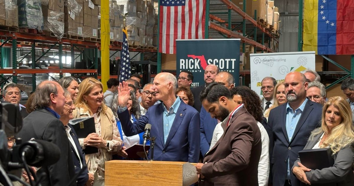 Rick Scott pide a Trump insistir con “máxima presión” sobre el régimen de Maduro