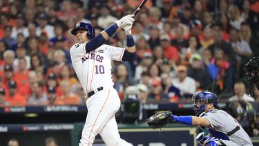 Los cubanos se encargarían del rol que desempeño el venezolano Marwin González, quien se espera firme con otro equipo como agente libre.