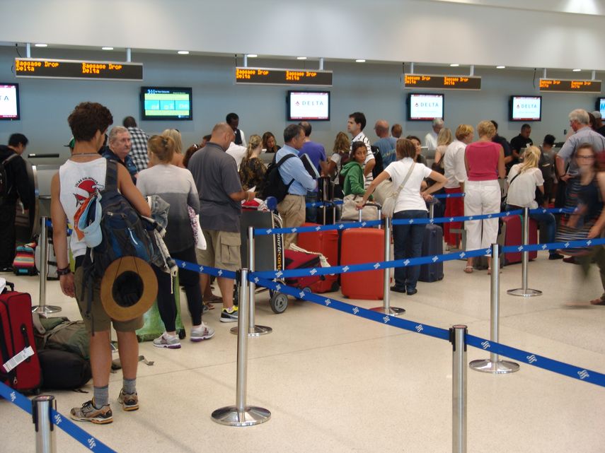 El Aeropuerto Internacional de Miami atendió a 44,1 millones.de viajeros durante 2017.