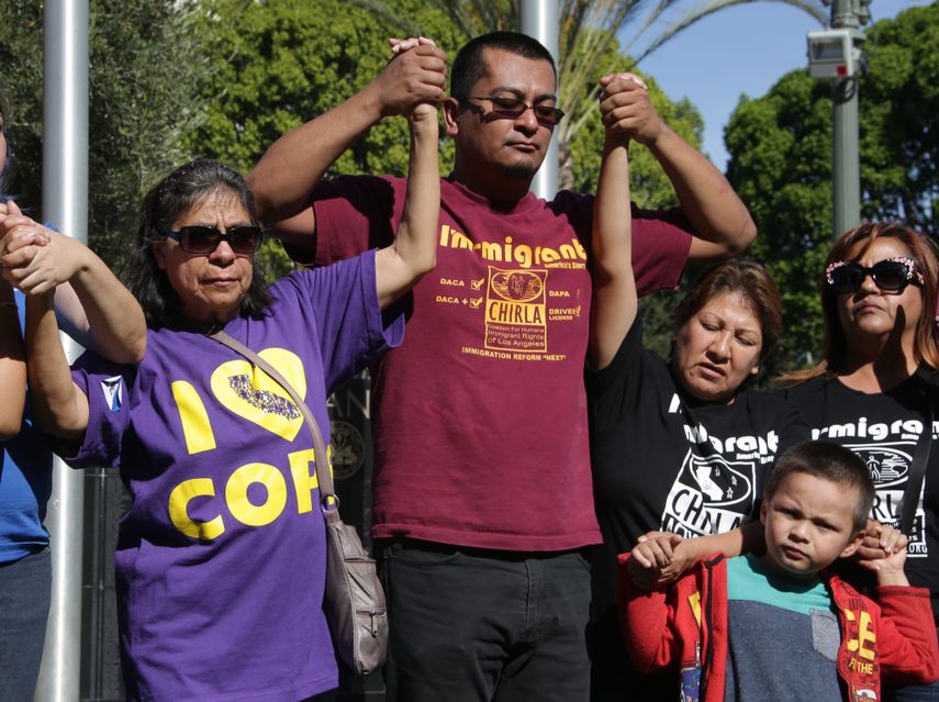 Miembros de la coalición de Derechos Humanos para Inmigrantes (CHIRLA), de California, expresaron su compromiso para involucrarse con la administración del electo presidente&nbsp;Trump&nbsp;para evitar que cualquiera de sus propuestas se conviertan en una