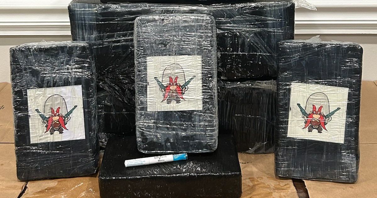 Hallan alijo de cocaína en playa de Florida, valorado en medio millón de dólares
