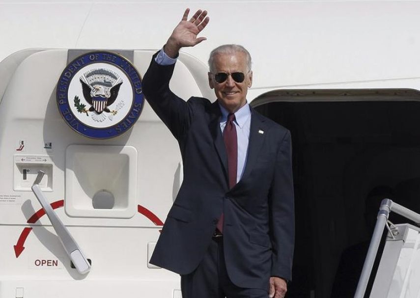Vicepresidente estadounidense Joe Biden a su llegada a Kiev (Foto: EFE)