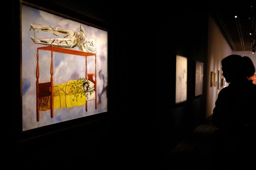 El Sueño, a self-portrait by legendary Mexican artist Frida Kahlo, sold for $54.66 million in New York on Thursday, setting a new record for the price of a painting by a woman, the auction house Sothebys said.