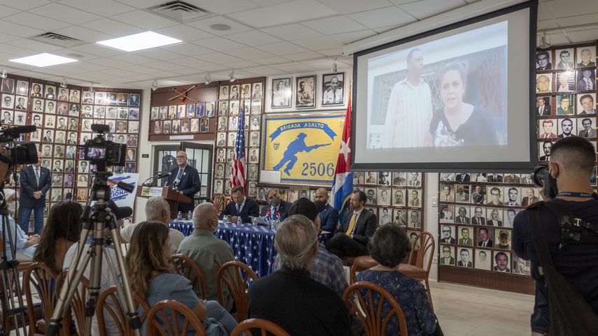 Aspecto de la ceremonia de entrega del Premio Libertad Pedro Luis Boitel 2021 en la sede de la Brigada 2506 en Miami.