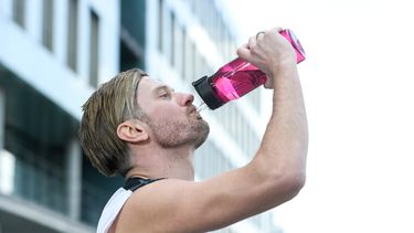 &nbsp;El agua es la mejor y más saludable manera de cubrir las necesidades diarias de líquidos.