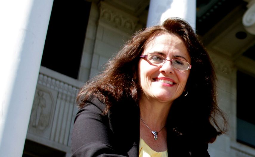 Murano desempeñó el cargo de vicerrectora y decana de la Facultad de Agricultura y Ciencias de la Vida de la Universidad Texas A&M entre 2005 y 2007, antes de presidir esta institución educativa.