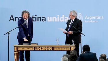 El presidente de Argentina, Alberto Fernández, juramenta al canciller argentino, Santiago Cafiero, en la casa de gobierno de Buenos Aires, Argentina, el lunes 20 de septiembre de 2021.&nbsp;