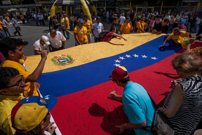 Los opositores convocados por la MUD se reunieron en la Plaza Brión de Chacaito, en Caracas, para manifestar una vez más su reclamo al Poder Electoral venezolano (EFE)