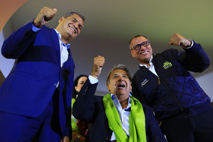 &nbsp;El candidato oficialista, Lenín Moreno en el centro, acompañado del presidente de&nbsp;Ecuador, Rafael Correa &nbsp; y del vicepresidente ecuatoriano Jorge Glas.&nbsp;