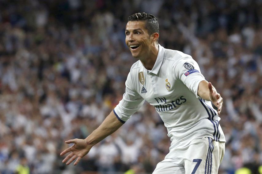 Cristiano celebra uno de los goles contra el Bayern en el Santiago Bernabéu.