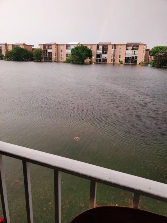 Lluvias causan inundaciones en el Sur de Florida