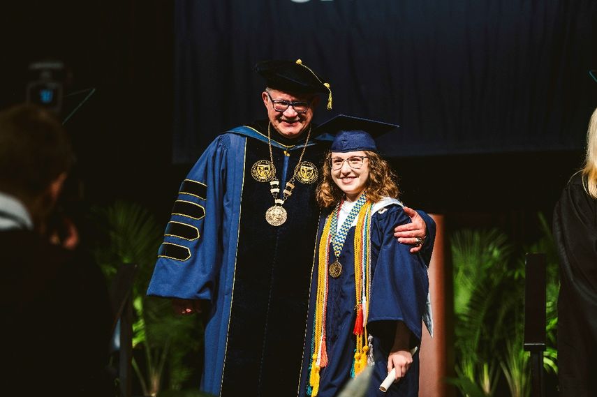 Giselle Valdés, de 21 años,&nbsp;es hija de dos ingenieros cubanos, vive en Miami y fue parte del equipo de científicos del&nbsp;Massachusetts Institute of Technology&nbsp;(MIT) que completó un importante programa sobre la mutación que causa el síndrome de&nbsp;Treacher Collins, una afección que afecta el desarrollo de los huesos y el tejido facial.