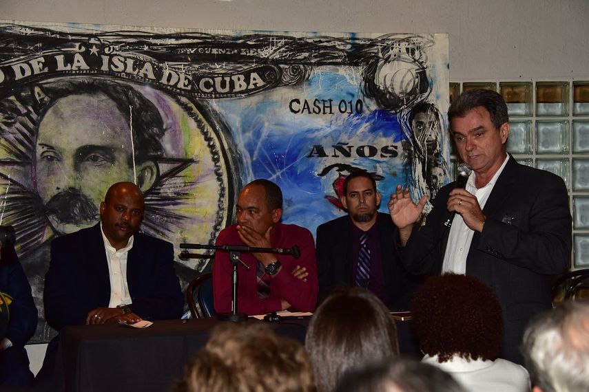 Ramón Saúl Sánchez habla en una conferencia de disidentes cubanos en el exilio en Cuba 8 (GISELLE SANTALUCCI)