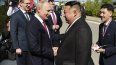 El presidente de Rusia, Vladímir Putin (izquierda), y el líder norcoreano, Kim Jong Un, se estrechan la mano durante un encuentro en el cosmódromo de Vostochny, a las afueras de la ciudad de Tsiolkovsky, a unos 200 kilómetros (125 millas) de la ciudad de Blagoveshchensk, en la región de Amur, en el extremo oriental de Rusia, el 13 de septiembre de 2023.&nbsp;