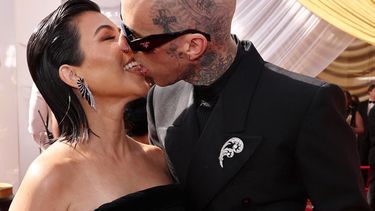Kourtney Kardashian y Travis Barker asisten a la 94ª Entrega Anual de los Premios de la Academia en Hollywood y Highland el 27 de marzo de 2022 en Hollywood, California.&nbsp; &nbsp;