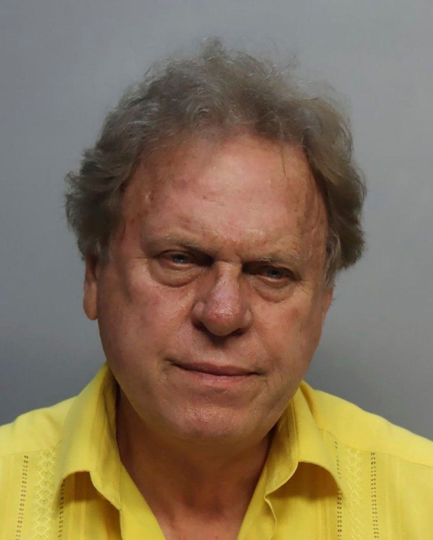 Esta fotografía publicada por el Departamento de Policía de Miami-Dade muestra a Ramón Jesurún. El presidente de la Federación Colombiana de Fútbol y su hijo se encontraban entre las 27 personas arrestadas durante los problemas de control de multitudes que estallaron en la final de la Copa América entre Argentina y Colombia, dijo la policía el lunes 15 de julio de 2024.