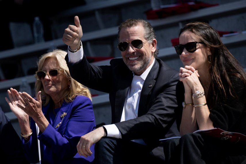 Hunter Biden junto a su madrastra Jill Biden.