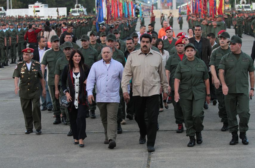 La militarización de la economía venezolana no ha resuelto el problema de la escasez y la inflación. (ARCHIVO)