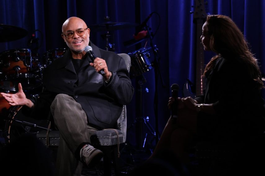 El evento, con entradas agotadas, combinó una conversación íntima sobre el recorrido artístico del de Israel Houghton con una potente presentación en vivo