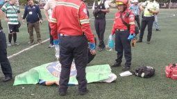 El cuerpo sin vida del exfiscal Juan Francisco Solórzano Foppa, asesinado por sicarios la mañana del sábado en un centro deportivo en Ciudad de Guatemala.