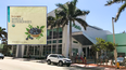 Fachada de un Publix en Miami-Dade y empaque del producto retirado de las tiendas de esa cadena.