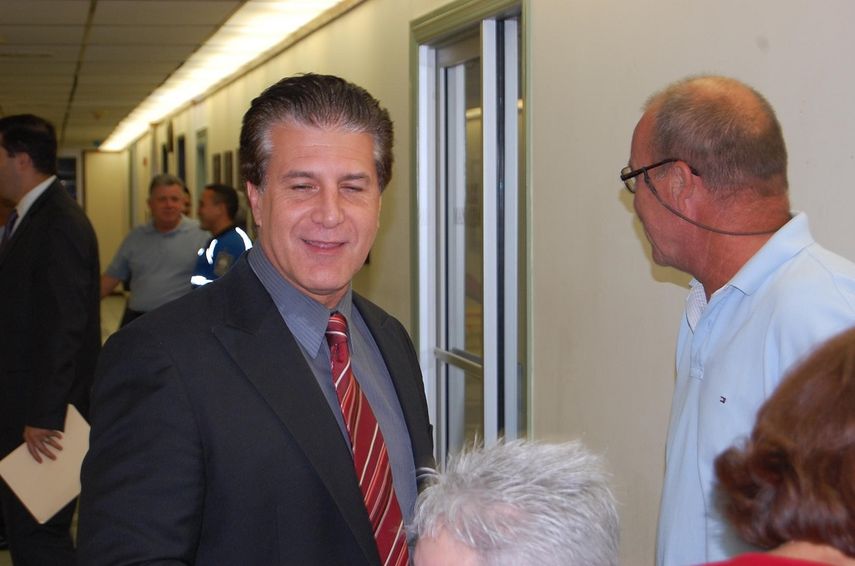 Es una tormenta seria cuyos vientos impactarán a Hialeah y Miami-Dade, estamos preparados pero igual hay que estar atentos y seguir las recomendaciones