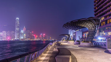 Louis Vuitton se complace en revelar que su primer desfile masculino Pre-fall 2024 tendrá lugar en la famosa Avenida de las Estrellas de Hong Kong SAR el 30 de noviembre de 2023.