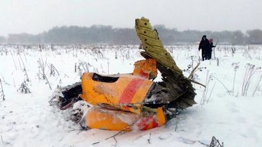 Restos de fuselaje del avión de pasajeros AN-148 de la aerolínea rusa Saratov Airlines cerca de la localidad de Stepanovskoy, próxima a Argunovo, distrito de Ramensky, región de Moscú (Rusia).&nbsp;