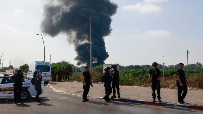 Israel impactada por misiles de Irán, en un fuego cruzado