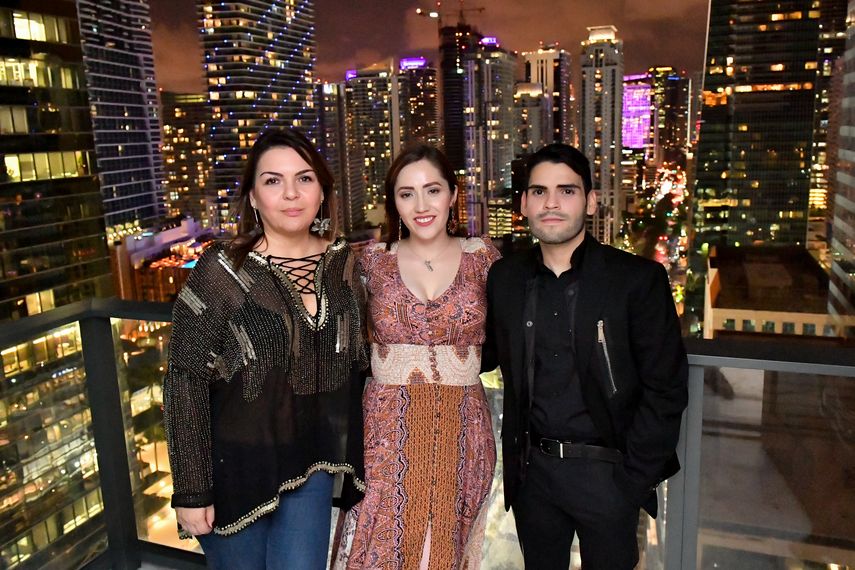 Angela Calderón,&nbsp; Camila Mendoza y Alejandro Rendón.