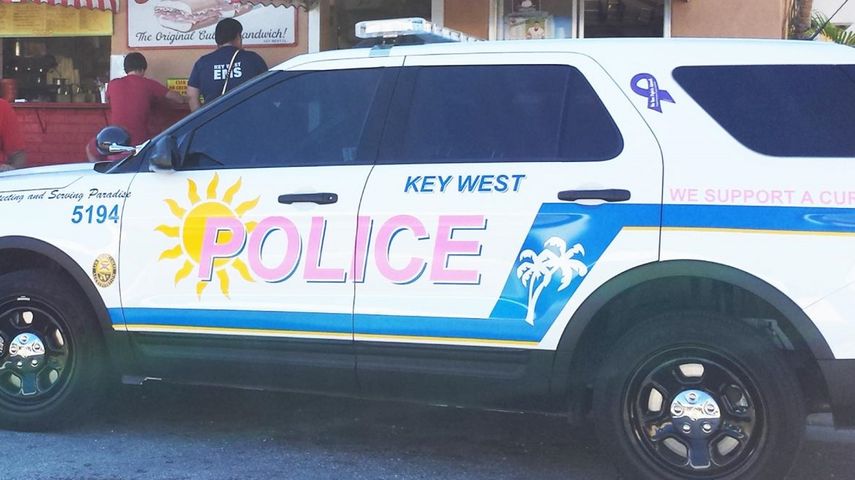 Vista parcial de un auto de la Polic&iacute;a de Cayo Hueso, en Los Cayos de Florida.