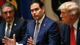 El Secretario de Estado, Marco Rubio, habla durante una reunión del gabinete en la Sala del Gabinete de la Casa Blanca en Washington, DC, el 27 de mayo de 2026. A su lado junto al Secretario del Interior Doug Burgum, y el Presidente Donald Trump