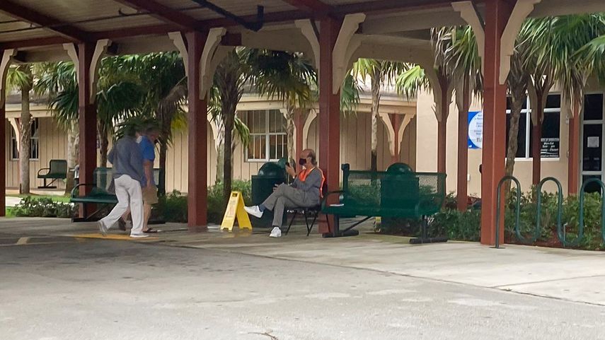 Poca afluencia de votantes.