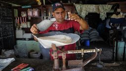 El pueblo pide libertad y el régimen ofrece 3 libras de arroz