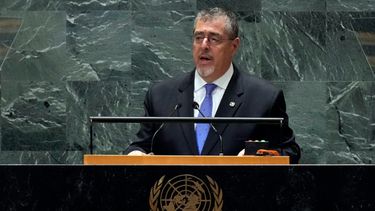 El presidente de Guatemala, César Bernardo Arévalo de León, se dirige al 79º período de sesiones de la Asamblea General de las Naciones Unidas, el martes 24 de septiembre de 2024.