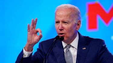 El presidente estadounidense Joe Biden habla en la convención de la central sindical AFL-CIO en Filadelfia, Pennsylvania