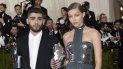 La súper modelo Gigi Hadid y el cantante Zayn Malik a su llegada al The Metropolitan Museum of Art Costume Institute Benefit Gala, en mayo de 2016. La súper modelo Gigi Hadid y el cantante Zayn Malik a su llegada al The Metropolitan Museum of Art Costume Institute Benefit Gala, en mayo de 2016.