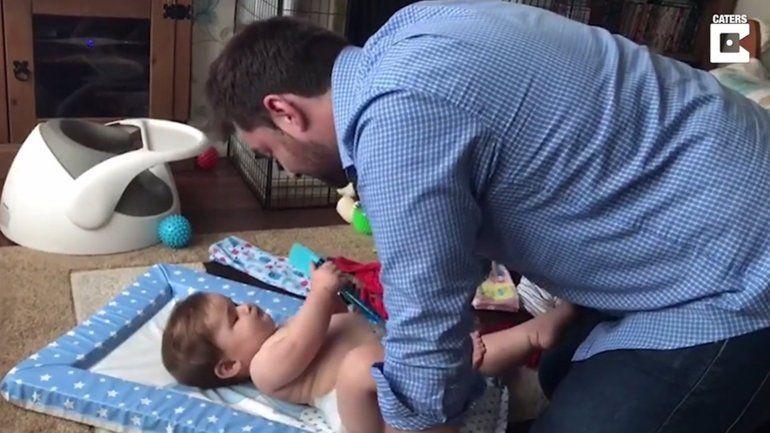 Bebe De Nueve Meses Sabe Decir Mama Pero Se Niega A Decir Papa