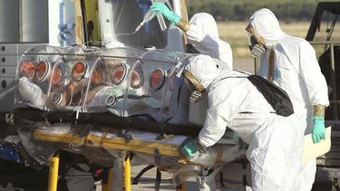 La víctima, Abraham Borbor, no pudo superar la enfermedad de la que fue infectada cuando trabajaba en el hospital John F. Kennedy de Monrovia, uno de los grandes centros de tratamiento y aislamiento para enfermos de ébola en el país. (Foto: AP)