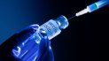 Esta imagen tomada el 17 de noviembre de 2020 muestra una jeringa y un frasco que dicen Vaccine COVID-19. Esta imagen tomada el 17 de noviembre de 2020 muestra una jeringa y un frasco que dicen Vaccine COVID-19.
