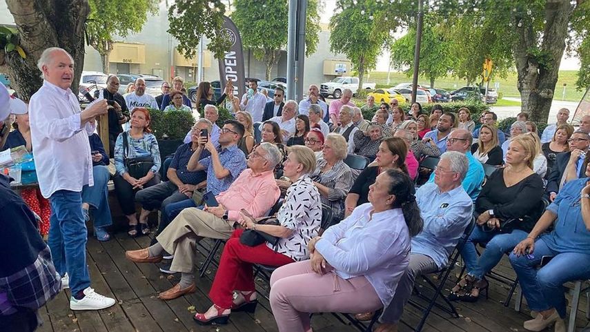 Antonio Ledezma se reúne con la diáspora en Miami.