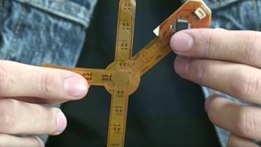 joven de 17 anos crea dispositivo para detectar cancer mama con el sosten