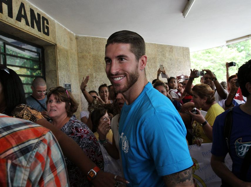 Fotografía tomada en junio de 2015 en la que se registró una anterior visita del futbolista español Sergio Ramos a La Habana (Archivo).