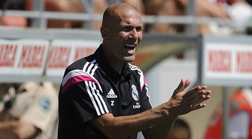Zizou dirige actualmente al Castilla de la segunda división en España. (ARCHIVO)