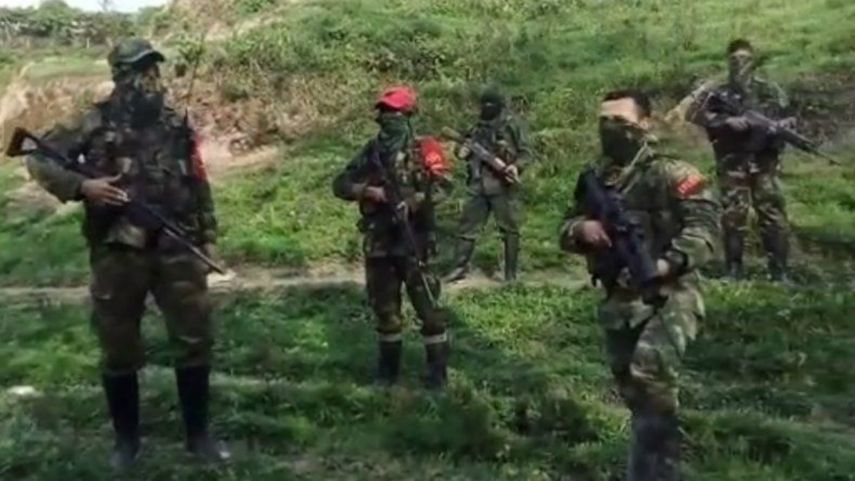 En dicho documento, el EPL anuncia su intención de una salida dialogada al conflicto que mantiene desde marzo de 2018 con el ELN, la otra guerrilla con la que compite por las zonas y espacios de la región del Catatumbo dejados por las ya extintas Fuerzas Armadas Revolucionarias de Colombia (FARC).&nbsp;